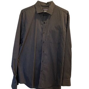 Men’s Van Heusen Plaid Classic Fit Shirt - Large